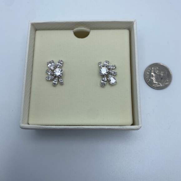 Swarovski Gema White Rhodium Plated Flower Earrings 5644679 - Picture 3 of 5